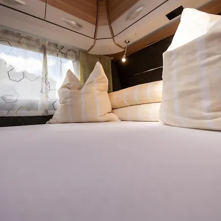 Season Camper 700 Löwenstein